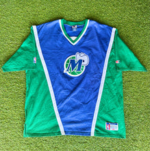 Load image into Gallery viewer, Vintage Dallas Mavericks Champion Shooting Shirt
