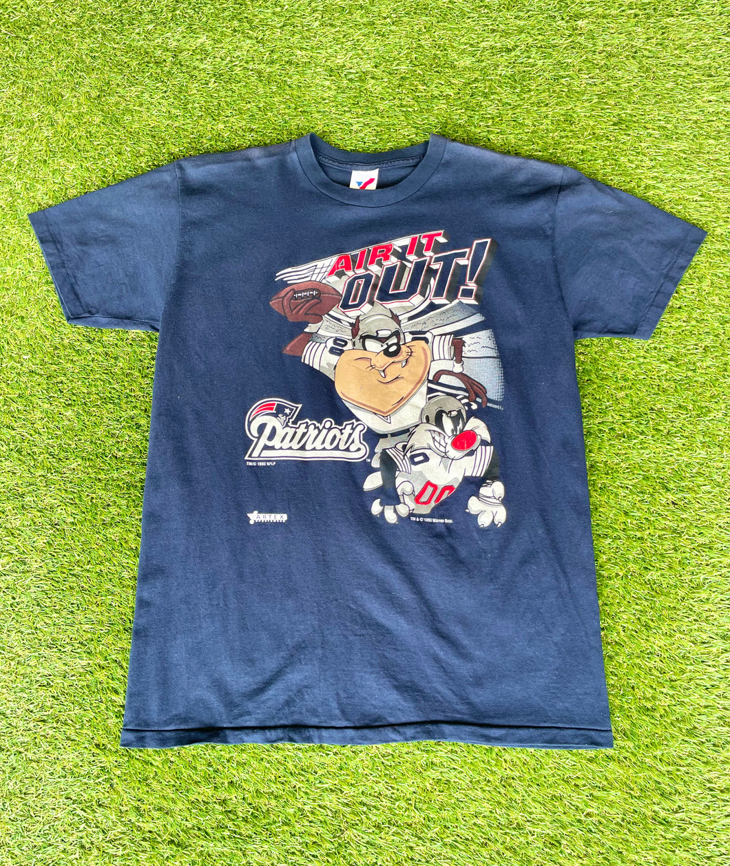 Vintage 1993 New England Patriots Looney Tunes T Shirt