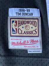 Load image into Gallery viewer, Tim Duncan San Antonio Spurs 1998-99 Mitchell &amp; Ness Hardwood Classics Swingman Jersey
